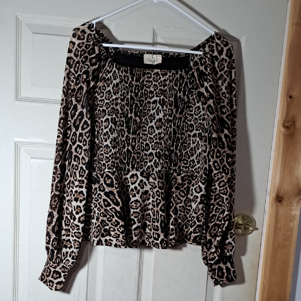 Chic Leopard Print Blouse